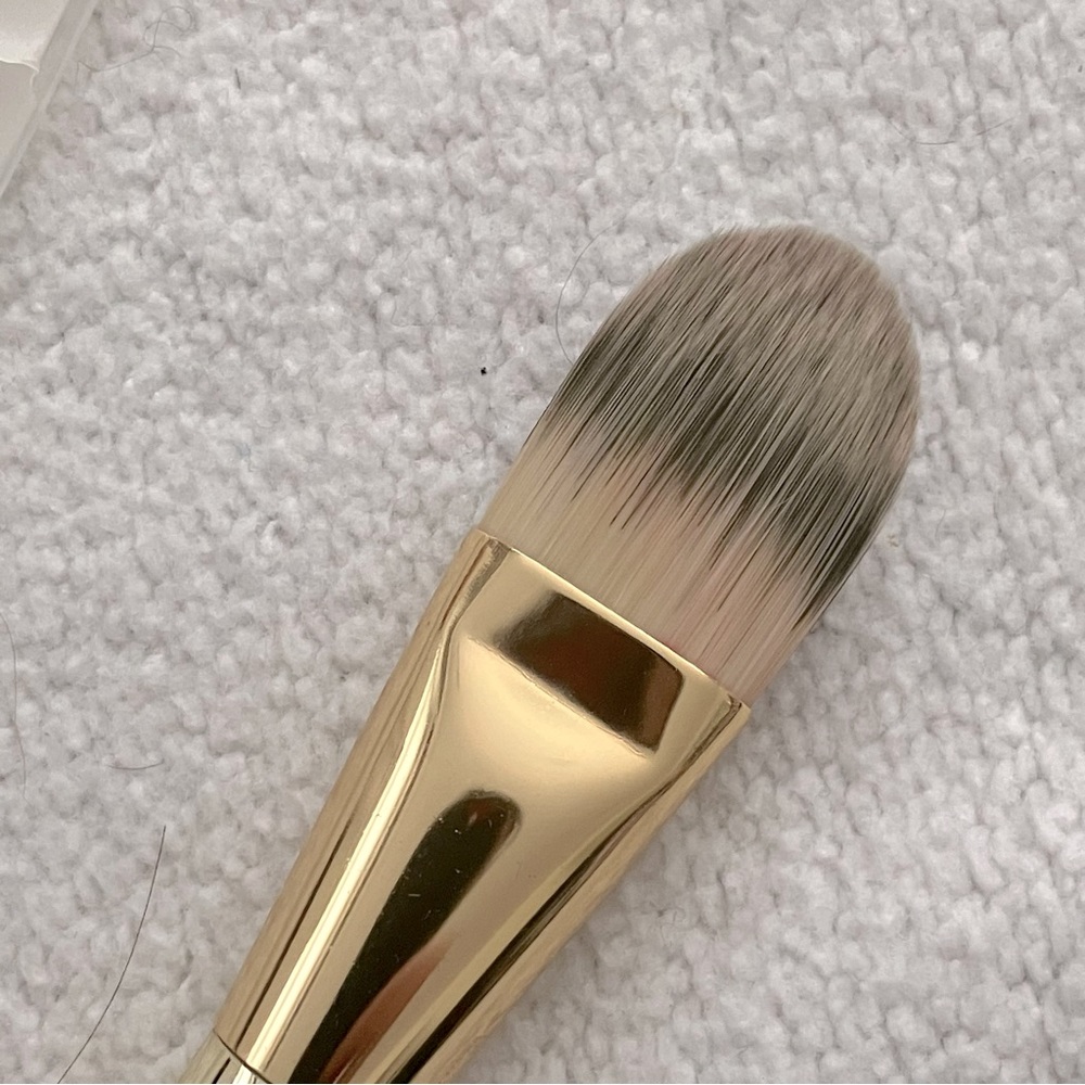 Brand New Estée Lauder Short Foundation Brush